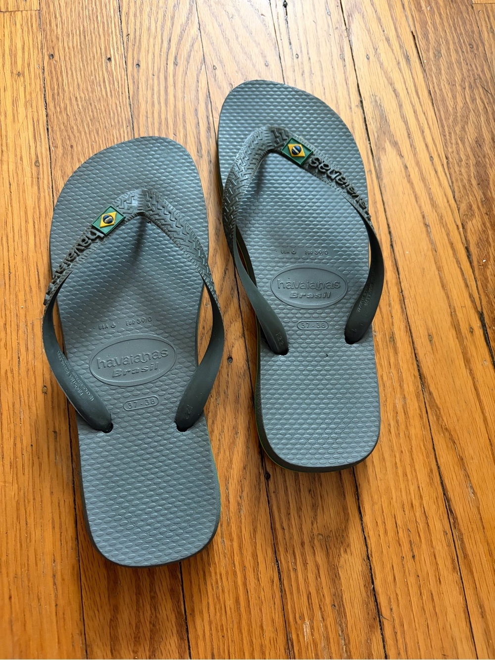 Havainas flip flops